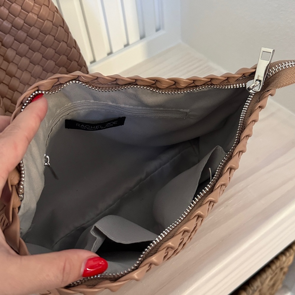 Elegant Tan Woven Tote Bag - Picture 3 of 7